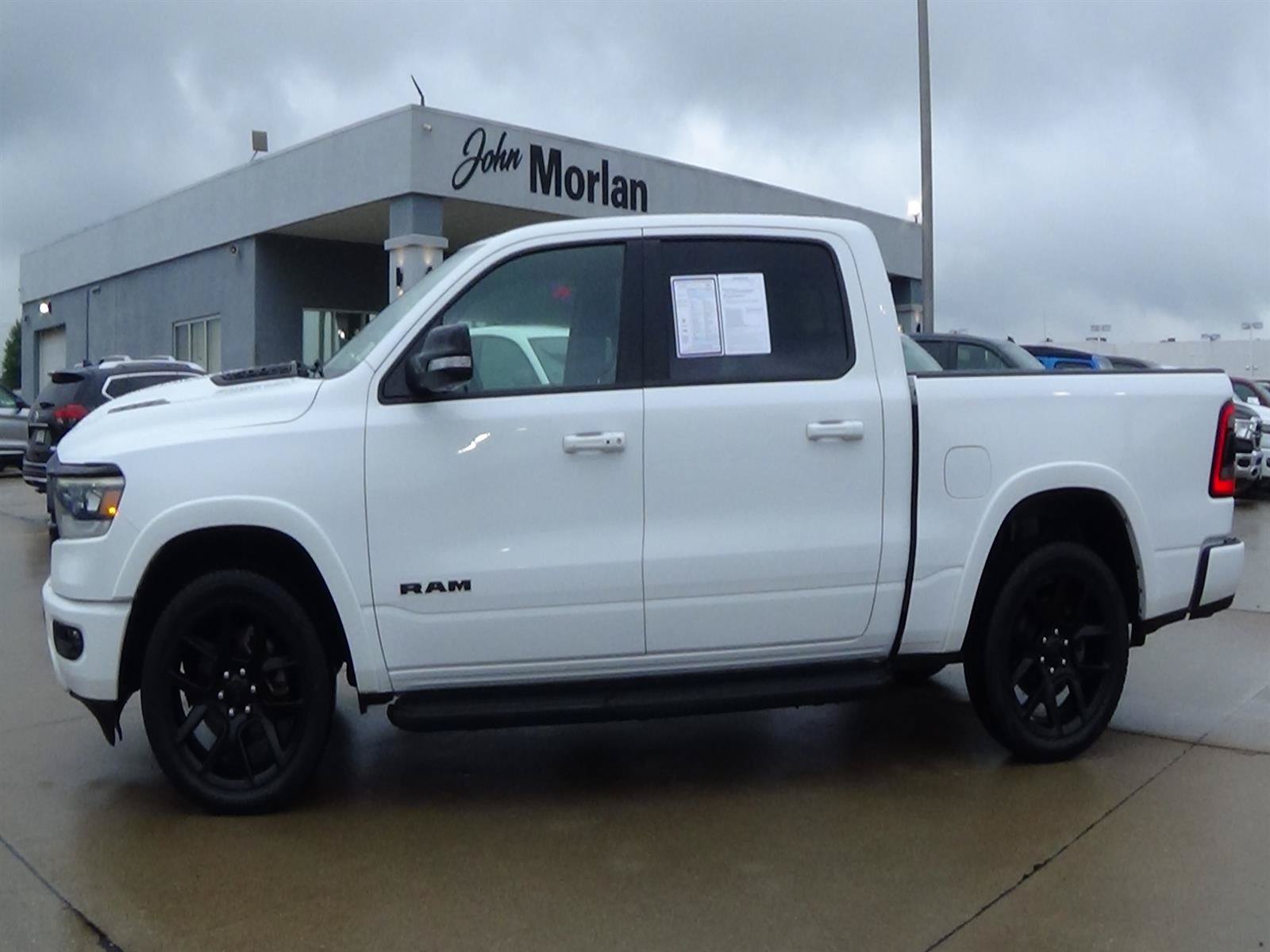 Used 2022 RAM 1500 Laramie AWD/4WD image 1