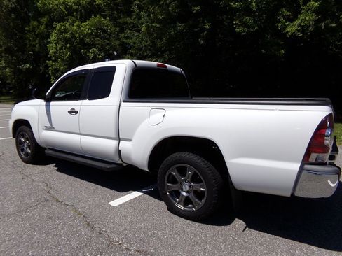 Used 2013 Toyota Tacoma 2WD Access Cab w/ SR5 Pkg image 9