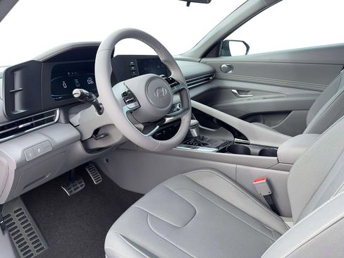 New 2026 Hyundai Elantra SEL Sport FWD image 15