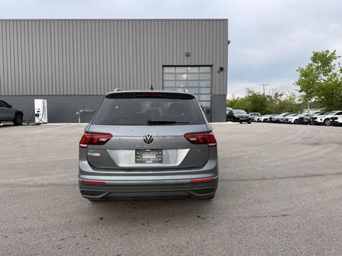 Used 2022 Volkswagen Tiguan SE AWD/4WD image 4
