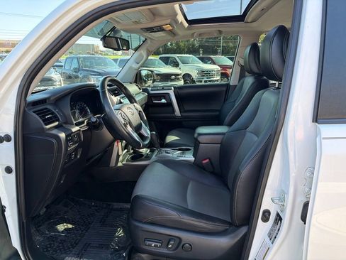 Used 2016 Toyota 4Runner SR5 Premium AWD/4WD image 11