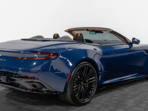 Used 2024 Aston Martin DB12 Convertible image 9