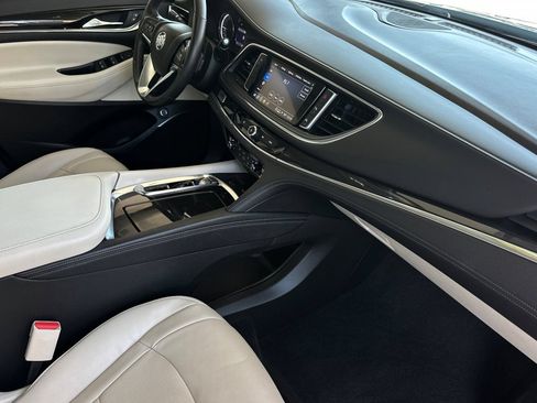 Used 2023 Buick Enclave Essence FWD image 16