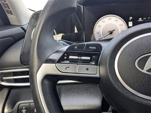 Used 2024 Hyundai Elantra SEL image 27