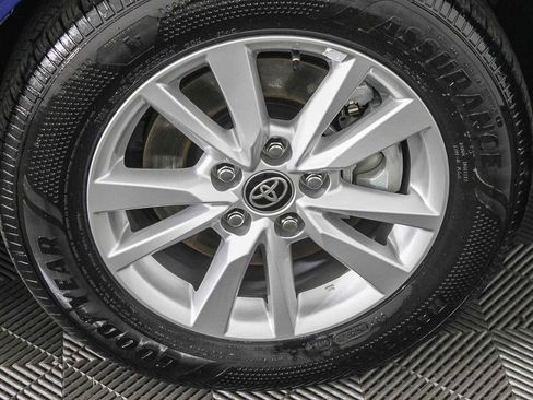 Used 2025 Toyota Camry LE w/ Convenience Package image 12