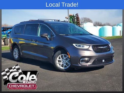 Used 2022 Chrysler Pacifica Touring-L image 1