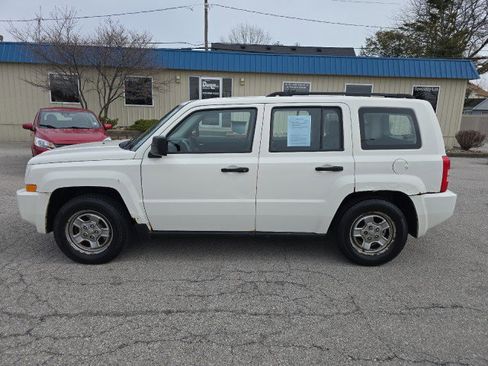 Used 2008 Jeep Patriot Sport AWD/4WD image 5