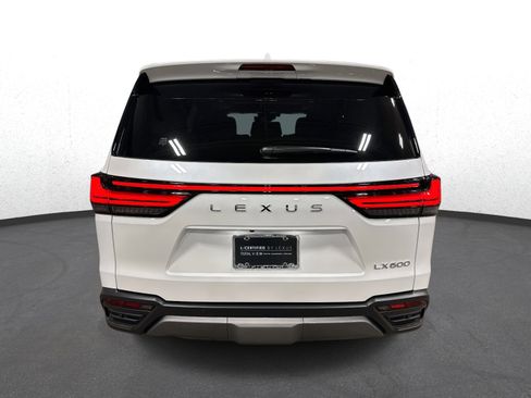 Certified 2025 Lexus LX 700h Luxury image 4