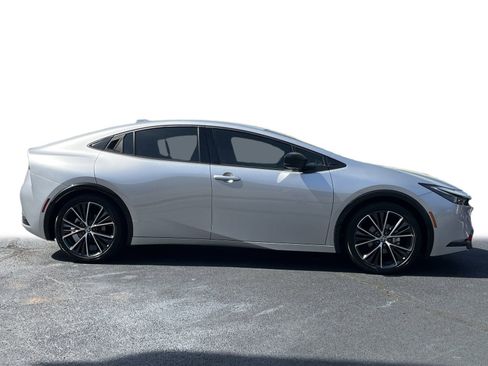 Used 2023 Toyota Prius XLE image 27