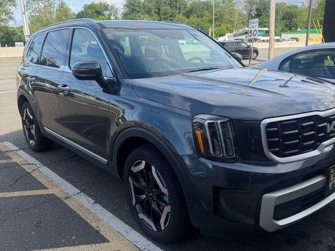 Used 2024 Kia Telluride S w/ S Sunroof Package AWD/4WD image 1