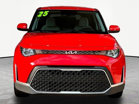 Used 2025 Kia Soul LX w/ LX Technology Package FWD image 2