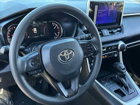 Used 2024 Toyota RAV4 LE image 22