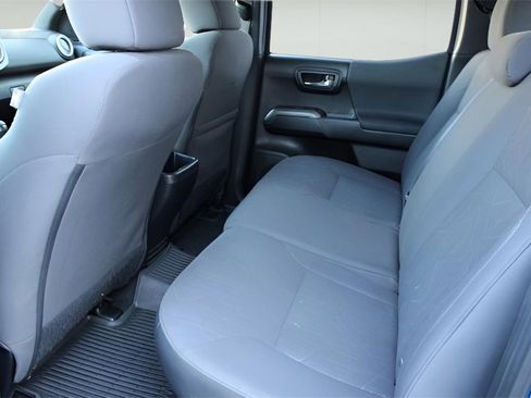 Certified 2018 Toyota Tacoma TRD Sport image 19