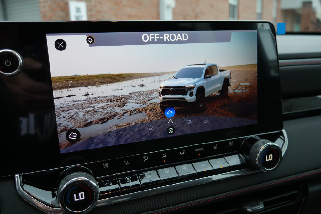 New 2026 Chevrolet Colorado Z71 w/ Technology Package AWD/4WD image 27