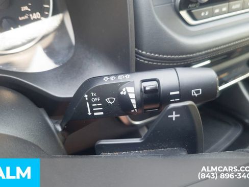 Used 2024 Nissan Rogue SV FWD image 16