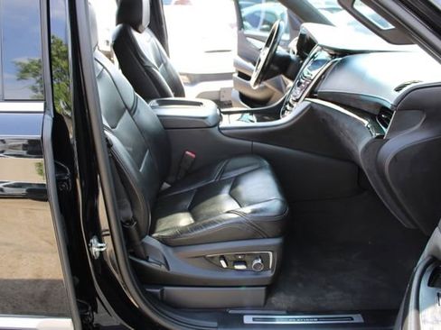 Used 2020 Cadillac Escalade ESV Platinum RWD image 52
