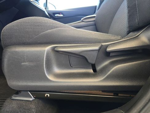 Used 2019 Toyota C-HR XLE image 20