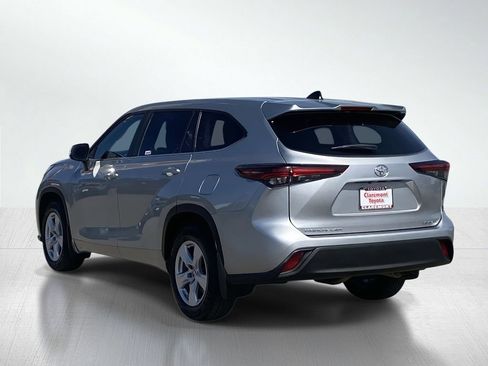 Certified 2024 Toyota Highlander LE image 4