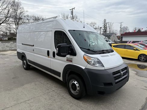 Used 2018 RAM ProMaster 3500 w/ Interior Convenience Group image 4