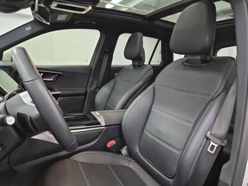 Used 2025 Mercedes-Benz GLC 300 image 21