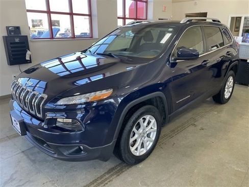 Used 2015 Jeep Cherokee Latitude w/ Cold Weather Group image 3
