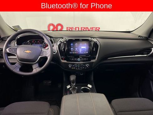 Used 2021 Chevrolet Traverse LT image 14