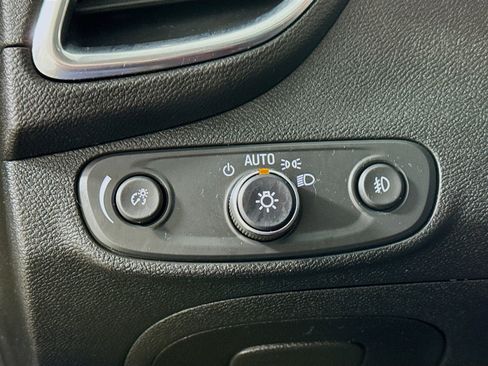 Used 2019 Chevrolet Trax Premier image 15