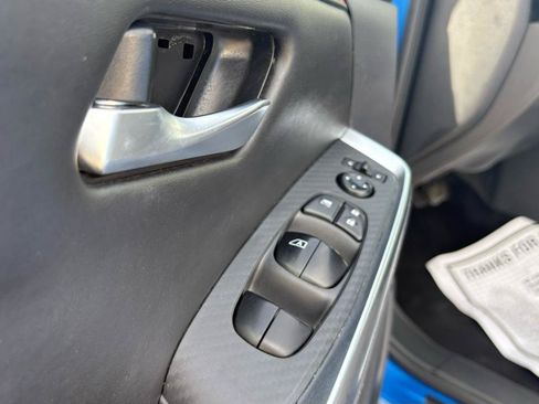 Used 2025 Nissan Sentra SR FWD image 13