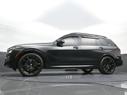 Used 2025 BMW X7 M60i AWD/4WD image 27