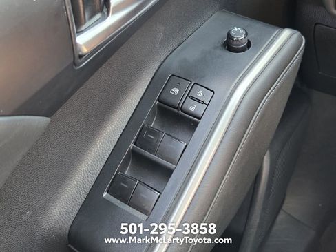 Used 2022 Toyota Highlander XLE FWD image 25