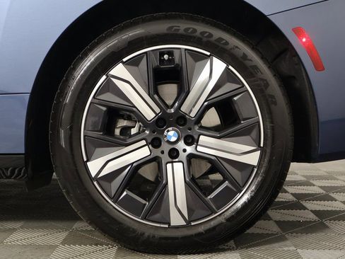 Certified 2026 BMW iX xDrive45 w/ Premium Package AWD/4WD image 15