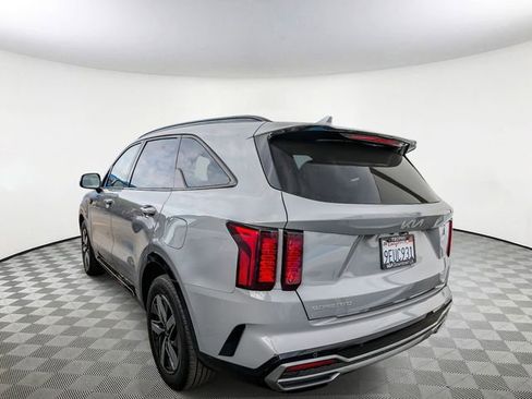 Certified 2023 Kia Sorento EX w/ Panoramic Sunroof Package image 7