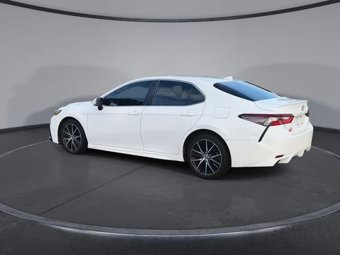 Used 2023 Toyota Camry SE FWD image 6