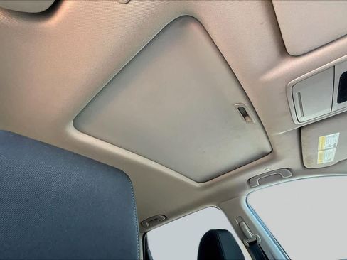 Used 2023 Honda CR-V EX image 13
