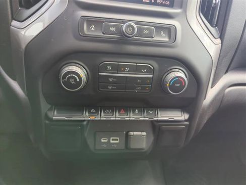 Used 2022 Chevrolet Silverado 1500 Custom image 12