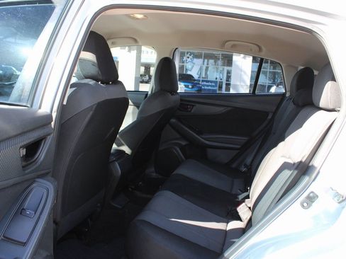 Used 2017 Subaru Impreza 2.0i Premium image 11