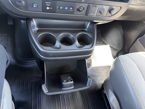 Used 2021 Chevrolet Express 3500 w/ Driver Convenience Package image 33