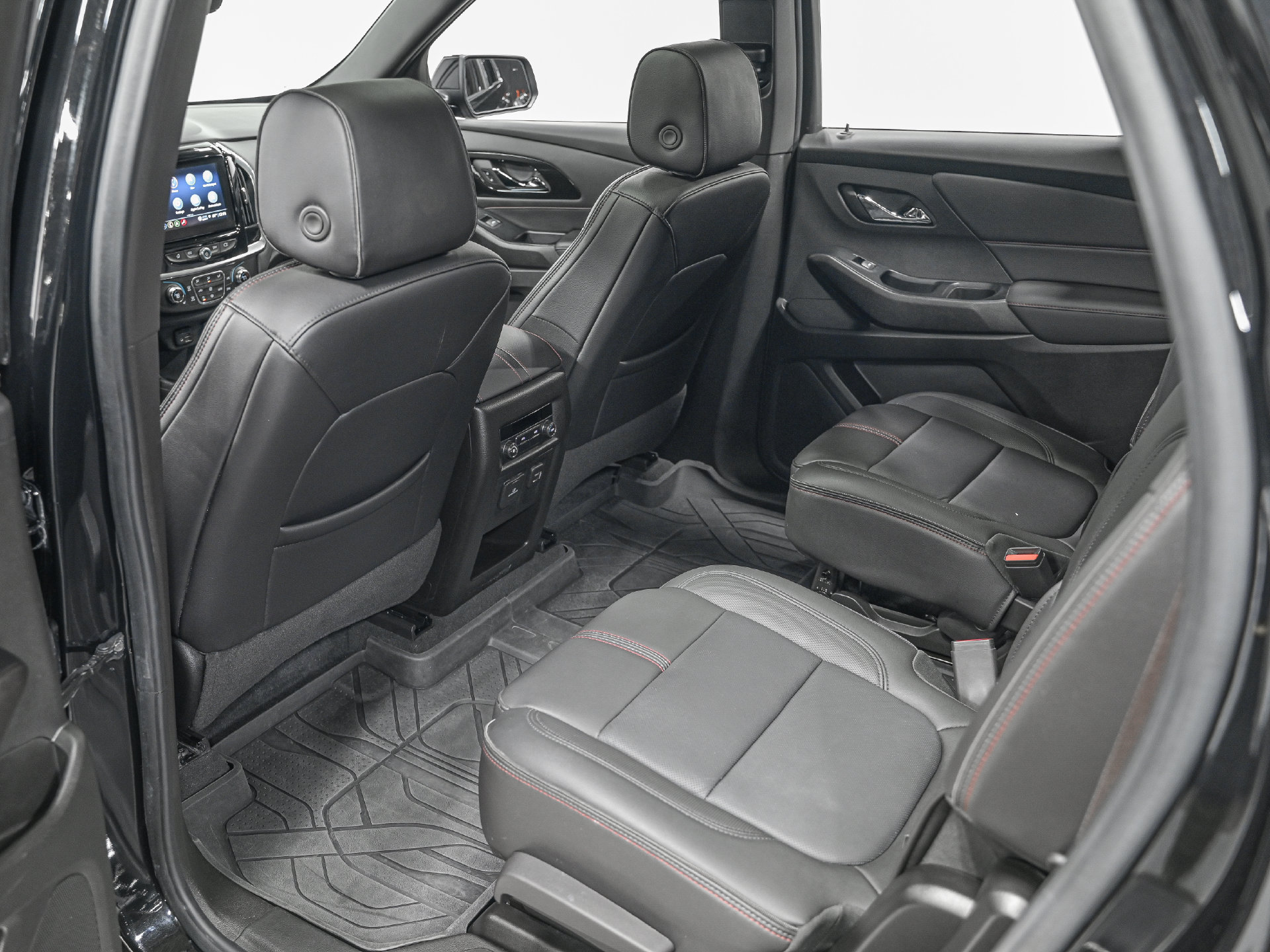 Used 2023 Chevrolet Traverse RS w/ LPO, Floor Liner Package AWD/4WD image 27