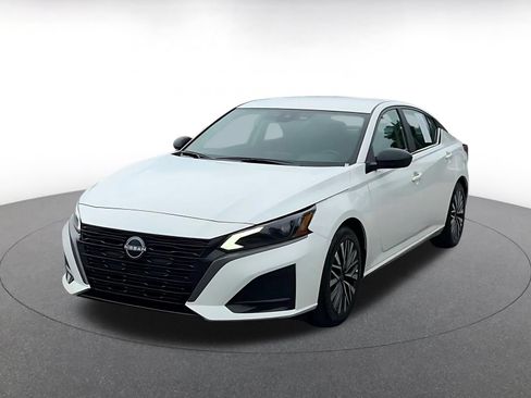 Used 2026 Nissan Altima 2.5 SV FWD image 6