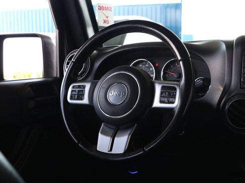 Used 2018 Jeep Wrangler Unlimited Sport image 17