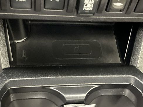 Used 2019 Toyota Tacoma TRD Off-Road image 24