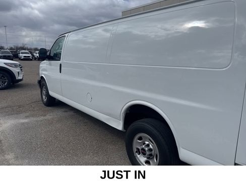 Used 2019 GMC Savana 2500 w/ Driver Convenience Package image 8