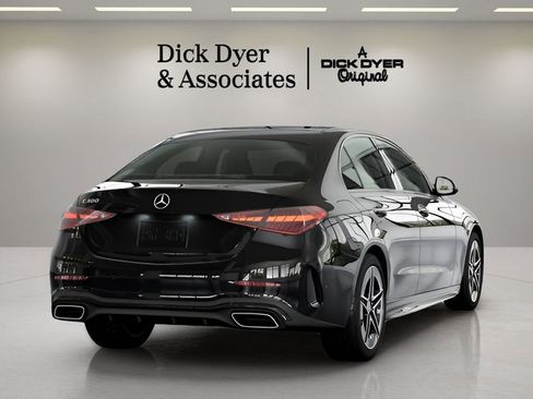 Used 2025 Mercedes-Benz C 300 Sedan image 13