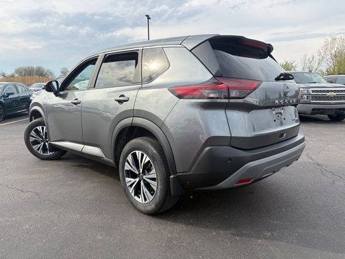 Used 2023 Nissan Rogue SV image 5