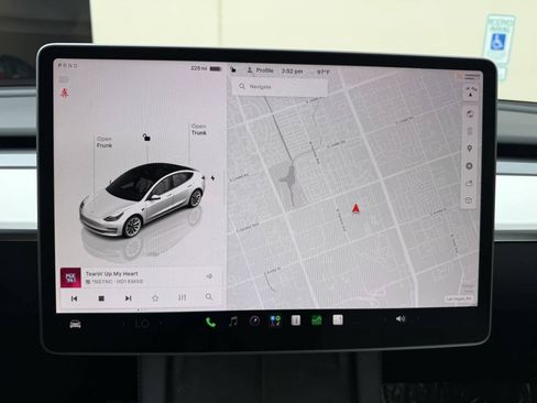 Used 2023 Tesla Model 3 Standard Range RWD image 12