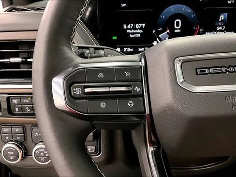 Used 2025 GMC Yukon XL Denali Ultimate w/ LPO, Floor Liner Package AWD/4WD image 27