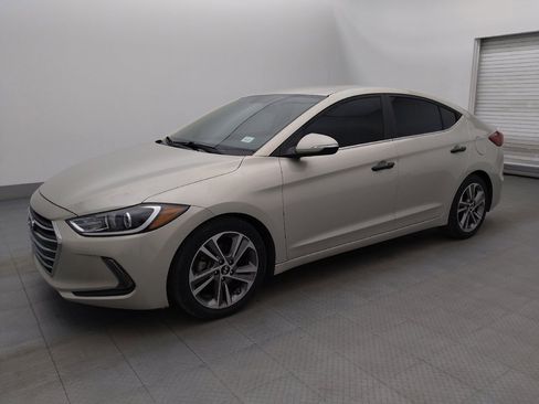 Used 2018 Hyundai Elantra Limited image 2