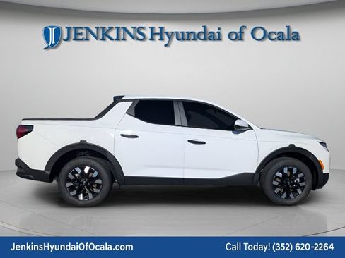 Used 2026 Hyundai Santa Cruz SE FWD image 2