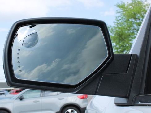 Used 2015 GMC Sierra 1500 SLE image 8