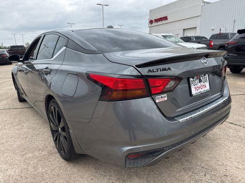 Used 2022 Nissan Altima 2.5 SR w/ Midnight Edition Package image 8